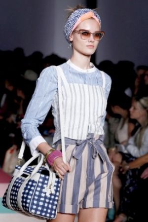 marc-by-marc-jacobs-rtw-ss2013-details-head scarf trend.jpg